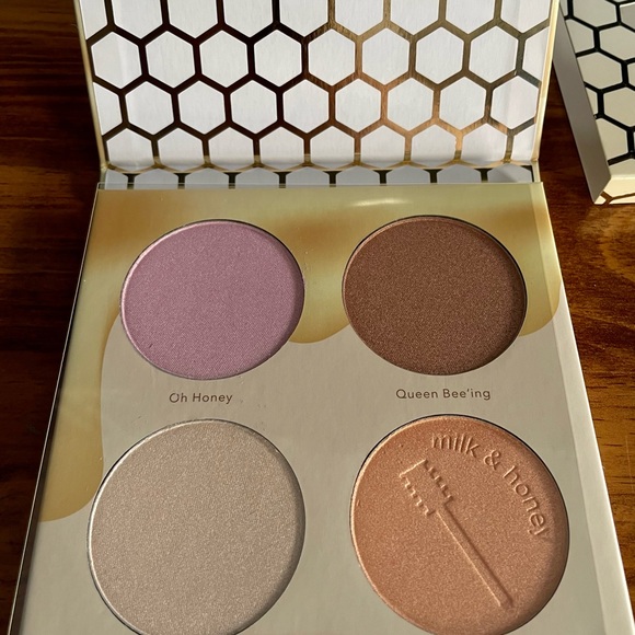 High end makeup! Most never used and some only tested!! - Picture 8 of 16